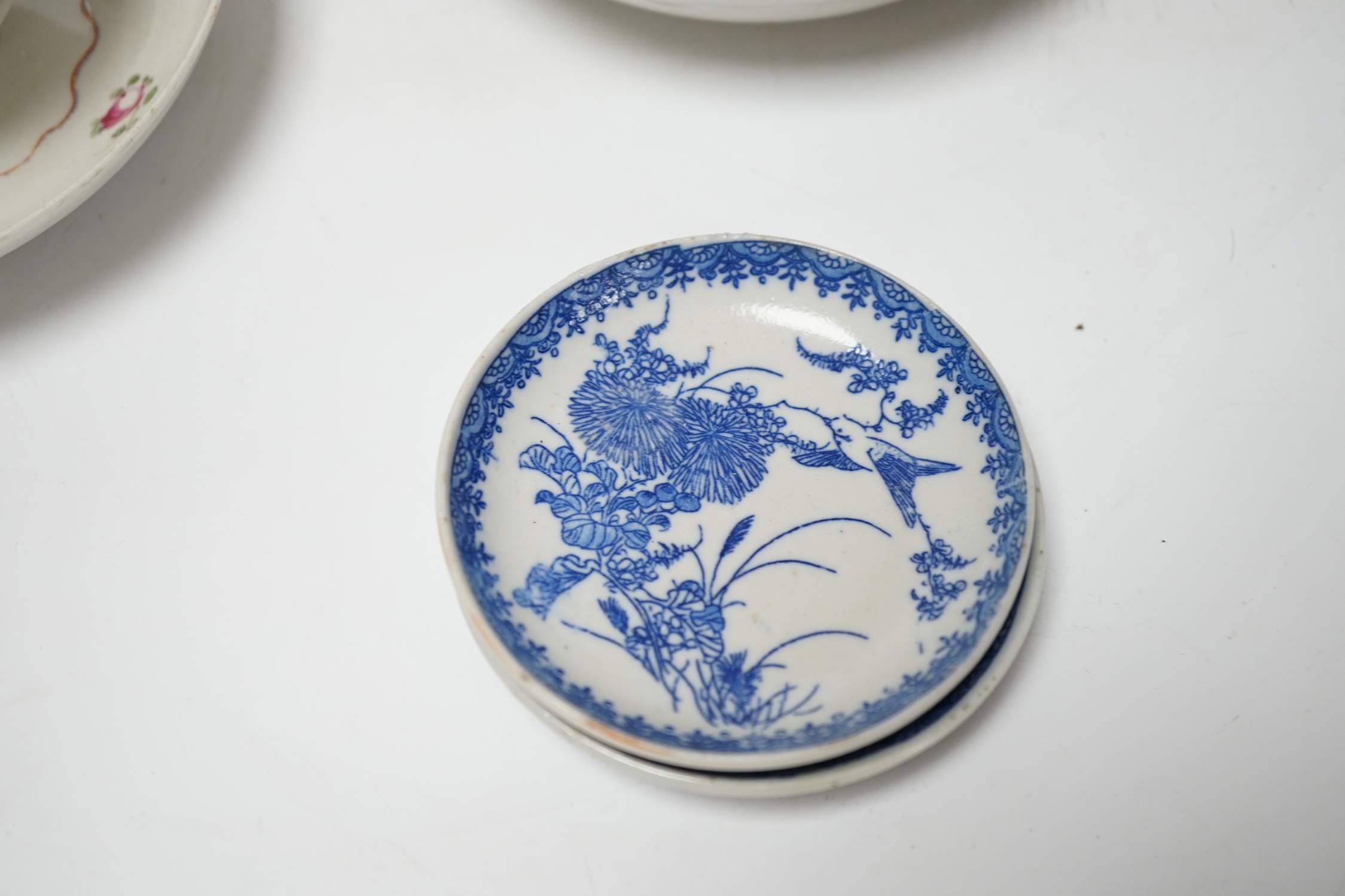 A Chinese blue and white prunus jar and cover, 14cm